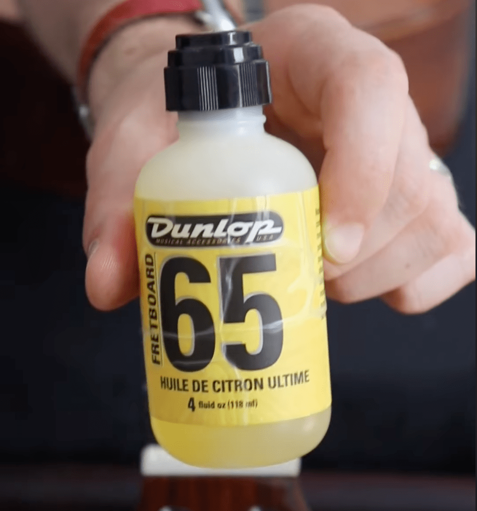 huile de citron pour entretien touche de guitare